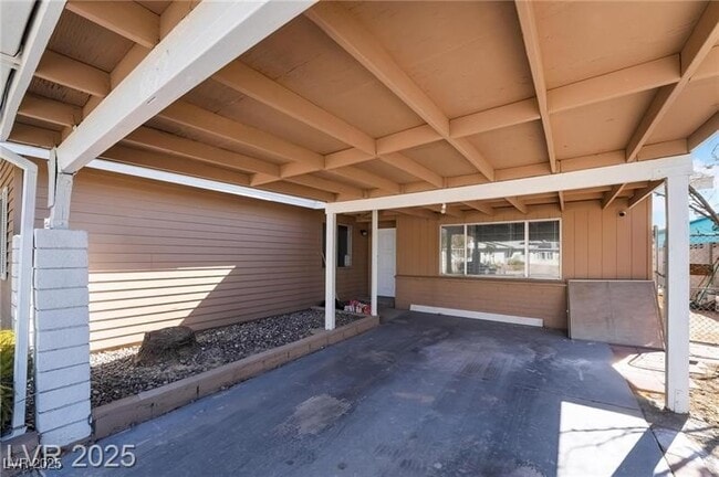 Building Photo - 4452 Peterson Dr