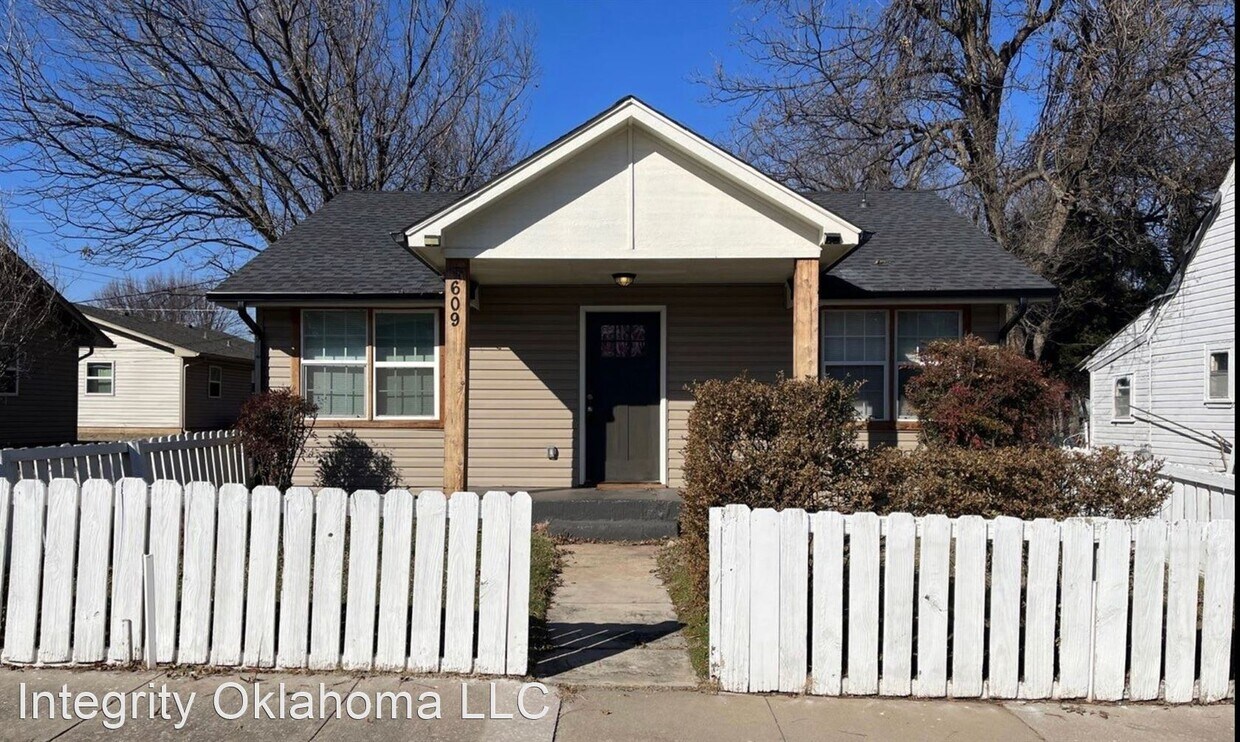 Primary Photo - 3 br, 1 bath House - 609 E. Eufaula