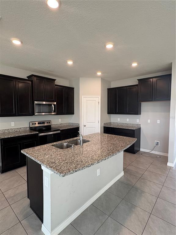 Foto del edificio - 17005 AVON Ln