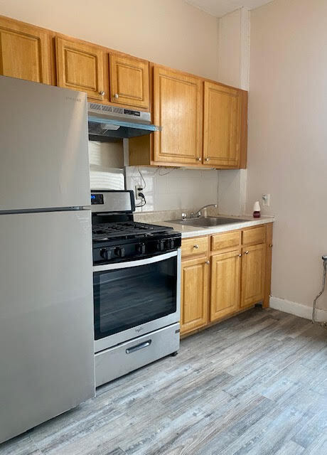 Primary Photo - 210 Hancock Ave