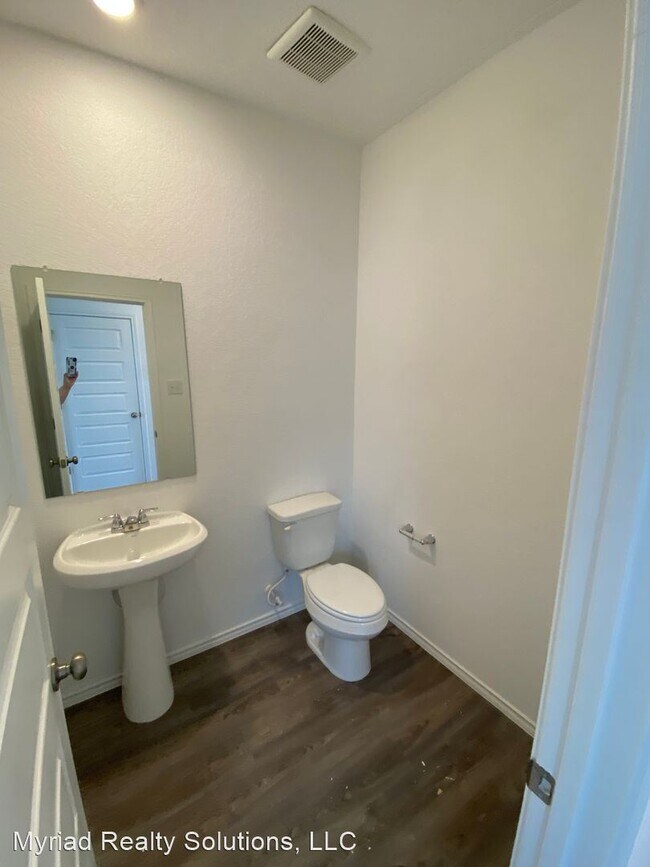 Foto del edificio - 4 br, 2.5 bath House - 10946 Fairchild Way