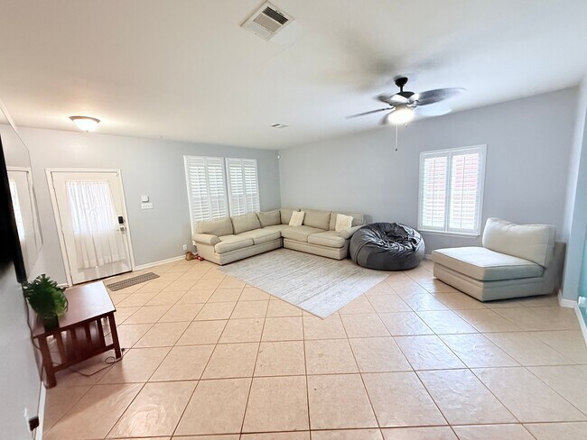 Foto del edificio - 1712 Creek Knoll