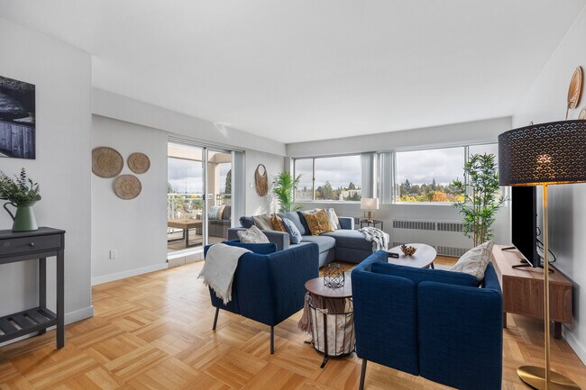 Building Photo - Kerrisdale B