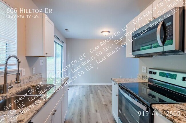 Foto del edificio - 606 Hilltop Dr