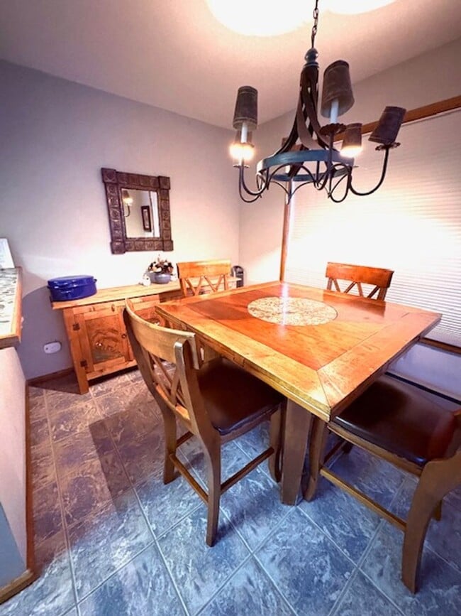 Building Photo - Stunning 3-Bedroom, 2-Story Townhome for Rent – 3,000 sq ft