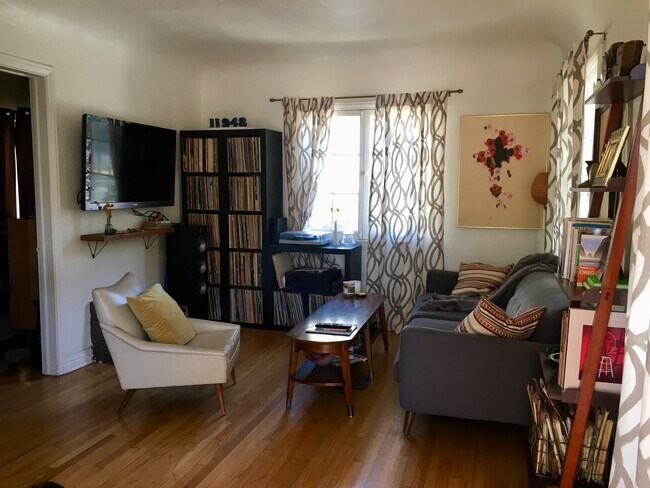Foto del edificio - 9943 Braddock Dr