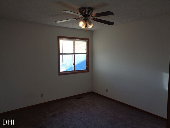 Building Photo - 3 br, 3 bath House - 5516 Ezekiel