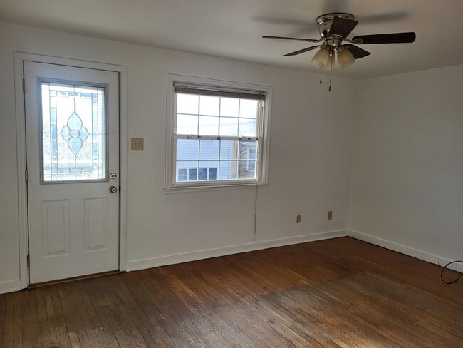 Photo - Two bedroom one bath in Dravosburg! Available now! House