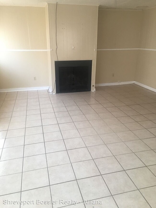 Building Photo - 3 br, 2 bath House - 9439 Poinsettia Drive