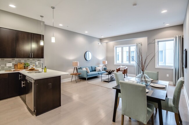 Building Photo - Northern Liberties Townhome with Parking