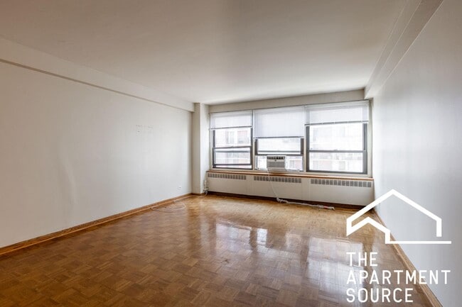 Foto del edificio - 4180 N Marine Dr