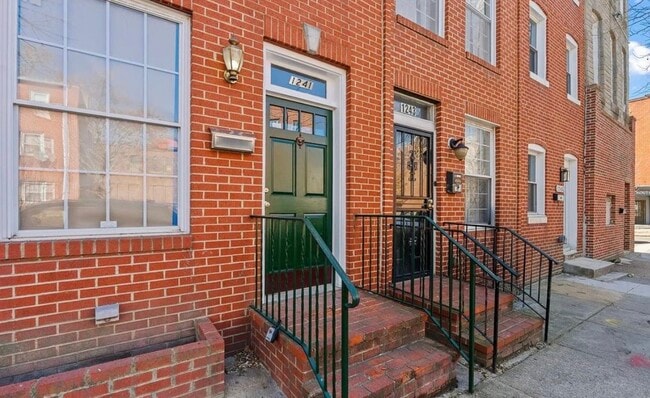 Building Photo - 1241 W Lombard St