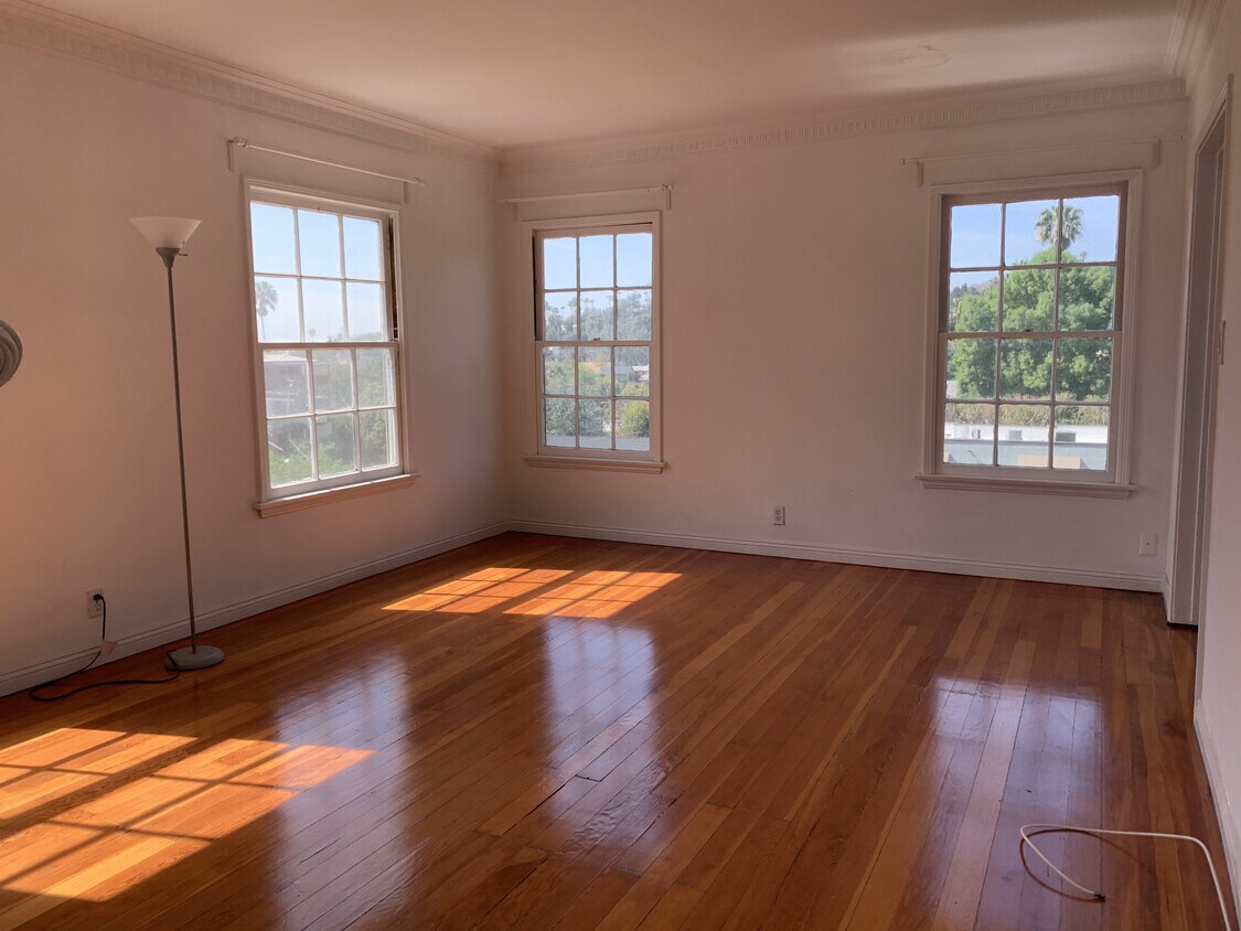 6323 Primrose Ave, Los Angeles, CA 90068 Apartments in Los Angeles