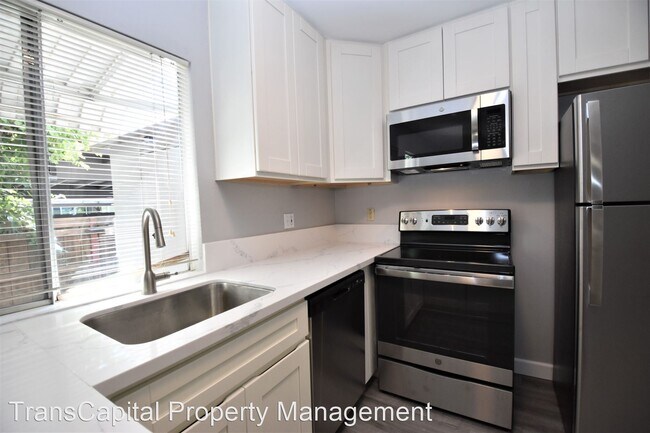 Foto del edificio - 8867 Salmon Falls Dr