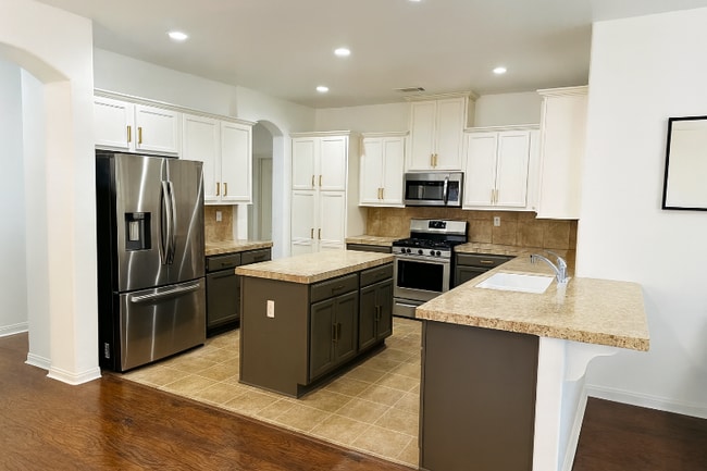 Building Photo - 2423 Trapper St