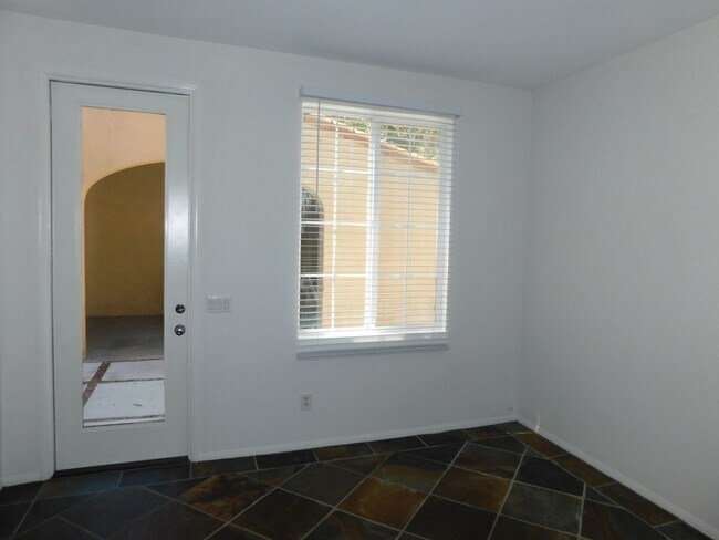 Foto del edificio - Beautiful detached home in Quail Hill. 2 M...