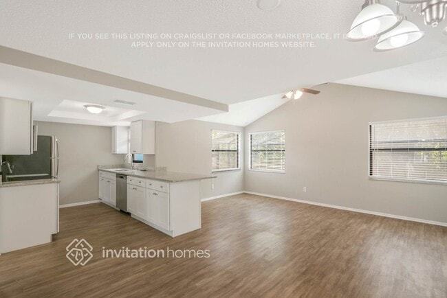 Foto del edificio - 16033 Villa Dr