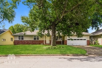 Building Photo - 1258 E Edgewood St