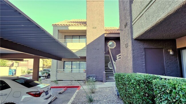Foto del edificio - 5066 S Rainbow Blvd