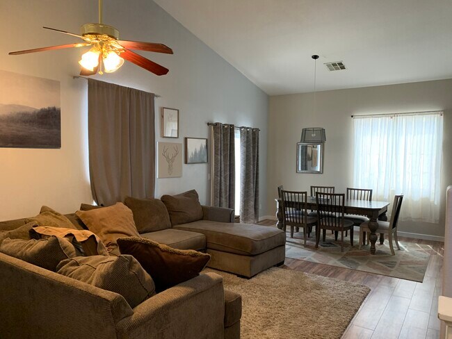 Building Photo - 5405 Lazy Meadow Ct