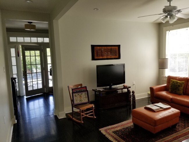 Foto del edificio - 5322 Prytania St