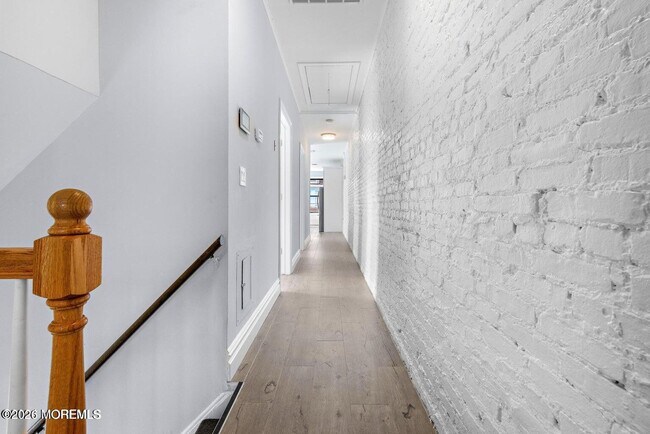Foto del edificio - 160 Monmouth St