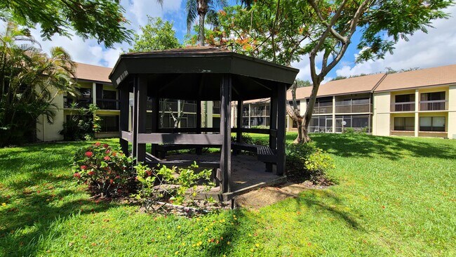 Foto del edificio - 1929 SW 15th St