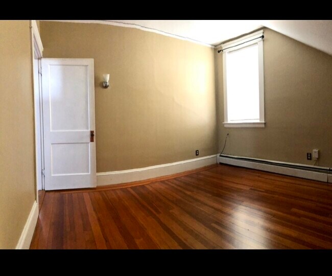 dormitorio - 51 Crandall St