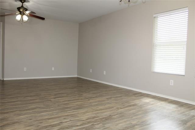 Foto del edificio - 1321 Red River Ln