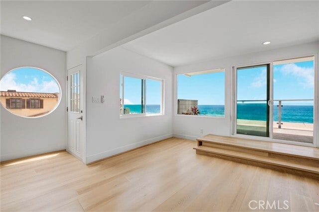 Building Photo - 3600 The Strand