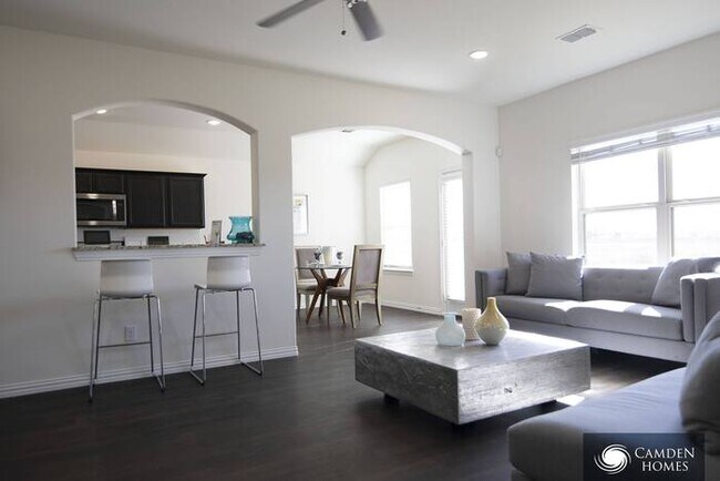 Foto del edificio - 2124 Peppermint Ln