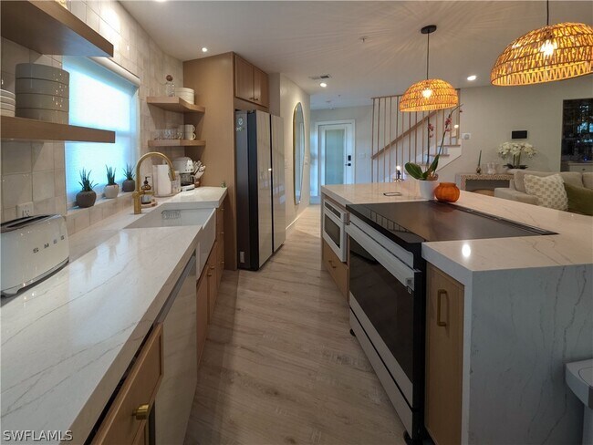 Building Photo - 1495 Blue Point Ave