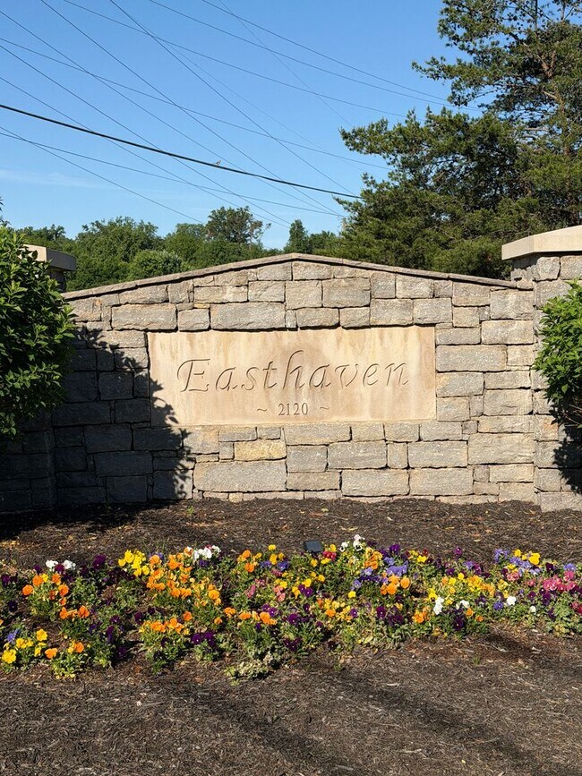 Foto del edificio - Donelson Townhome!