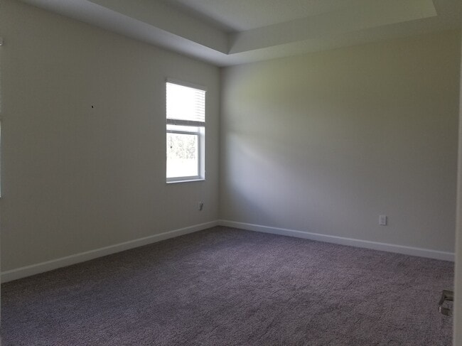 Building Photo - Must See Oaks at Moss Park Home!