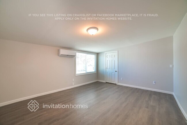 Foto del edificio - 3326 W Larkspur Dr