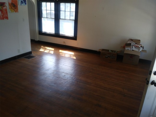 Building Photo - 117 E 28th St