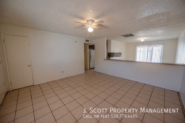 Foto del edificio - 6528 W Windsor Ave