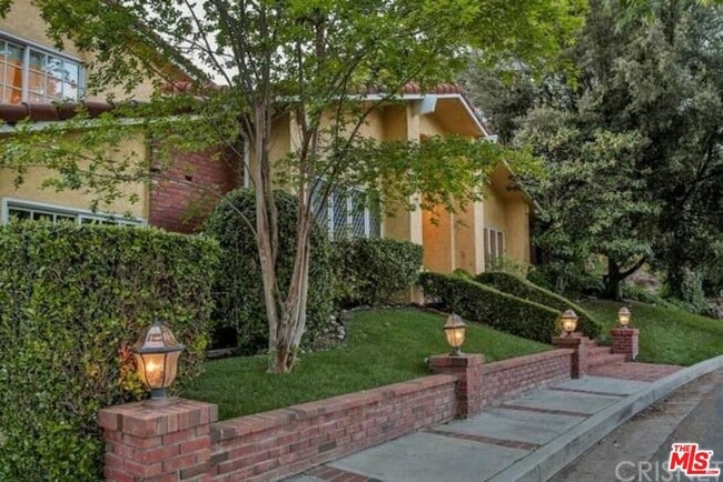 Building Photo - 4949 Palomar Dr