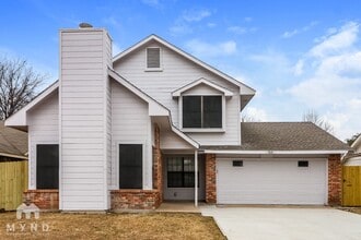 Building Photo - 7413 Waterway Dr