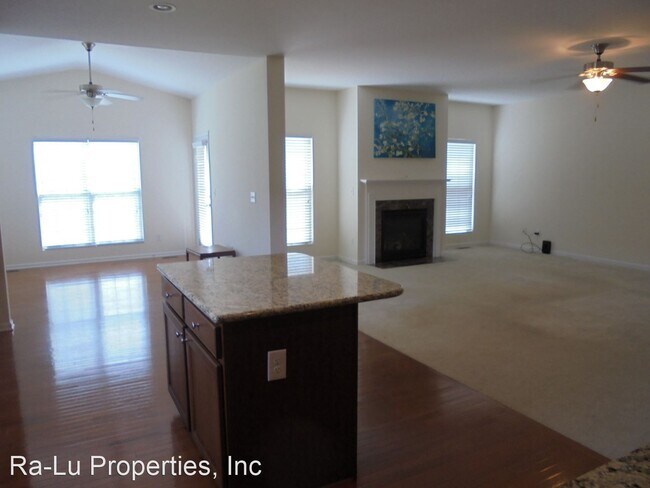 Building Photo - 4 br, 3.5 bath House - 8432 Pheasant Ridge...