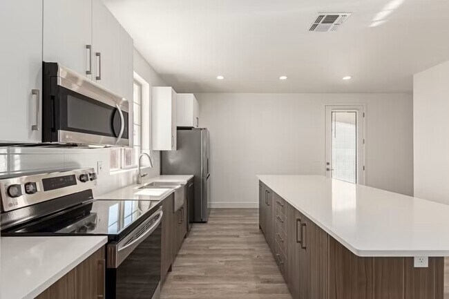 Building Photo - Monte Villagro