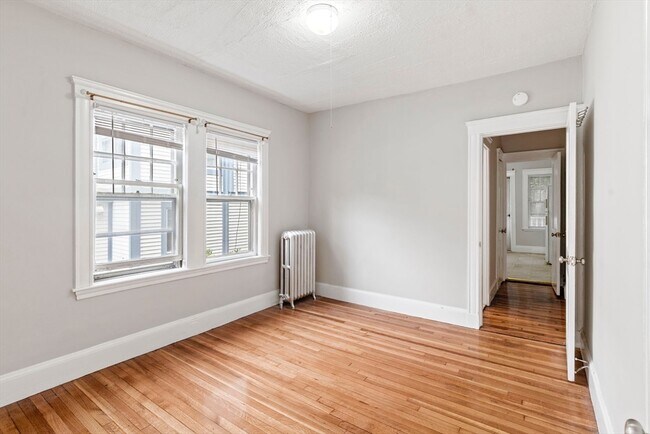Building Photo - 160 Williams St