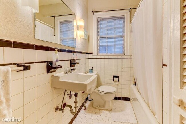Foto del edificio - 2786 Riverside Ave