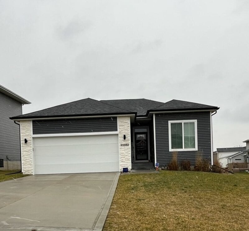Primary Photo - 15332 Deerview Dr