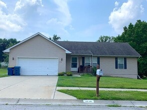 Building Photo - 1713 Briarwood Ln