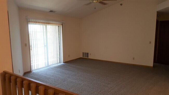Building Photo - 1822 Deerhaven Ln NE