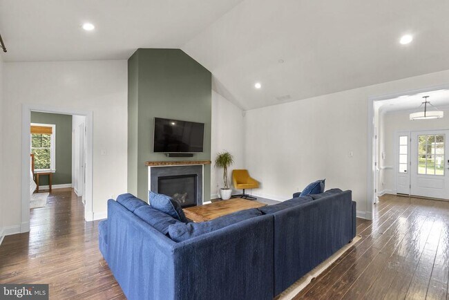 Foto del edificio - 17601 Crystal Spring Terrace
