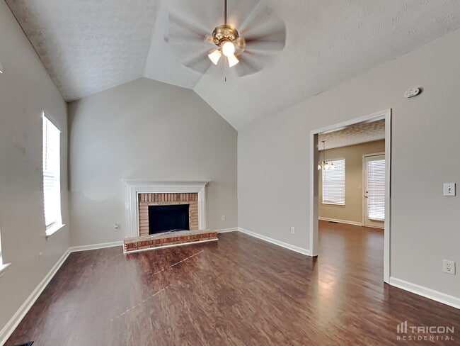 Building Photo - 102 Thornwood Dr