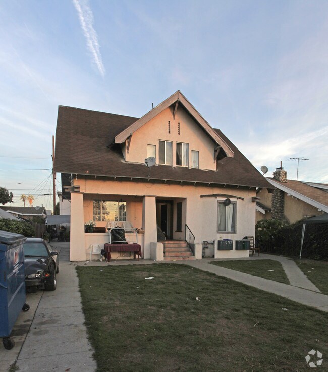 Foto del edificio - 2833 Huron St