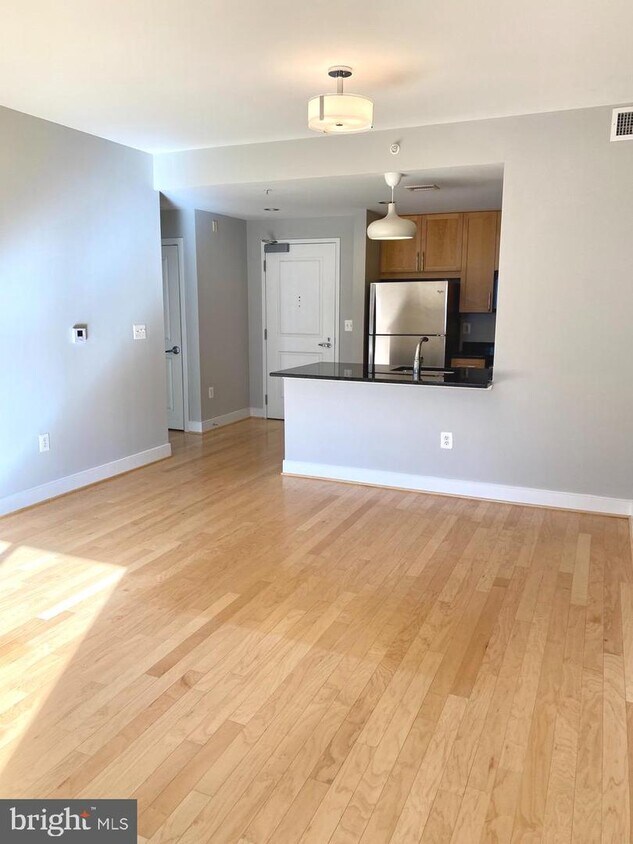 Primary Photo - 4101 Albemarle St NW